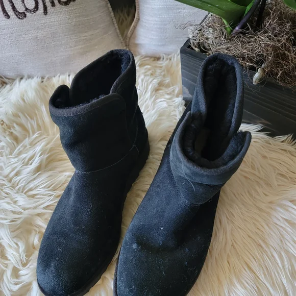 UGG Black Winter Boots - Picture 8 of 12